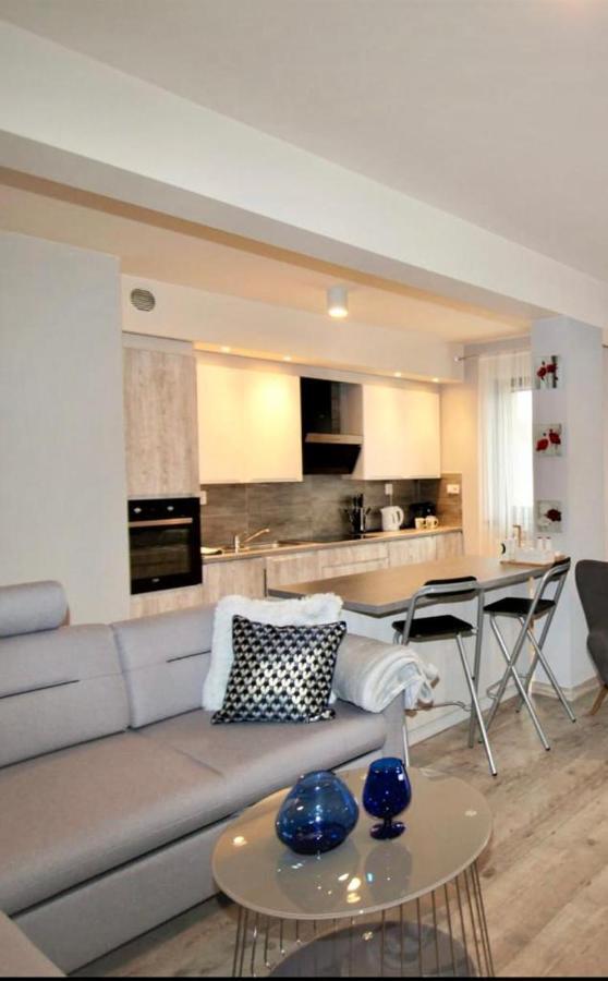 Apartament Lilla 옐레니아구라 외부 사진